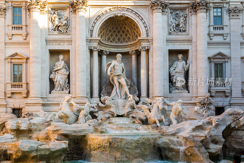 罗马特莱维喷泉(Fontana di Trevi)。意大利